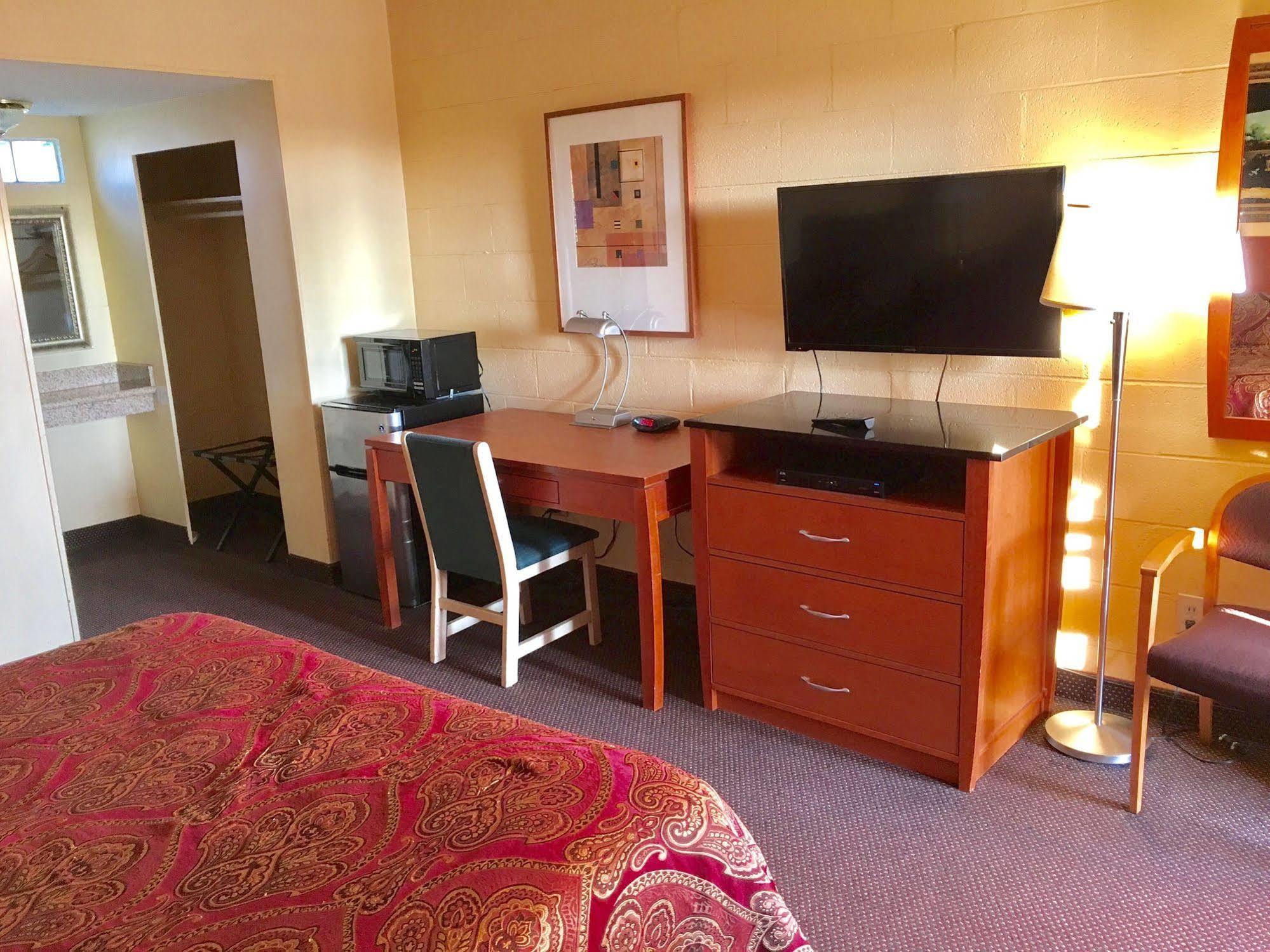 Town & Country Motel Livingston Exterior foto