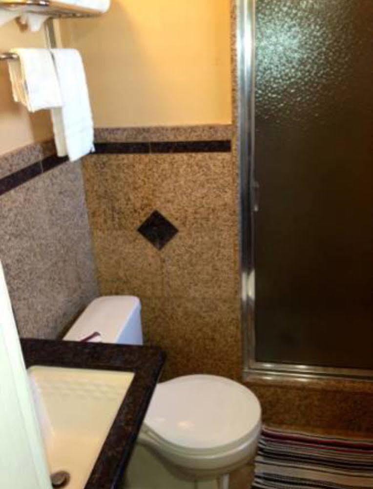 Town & Country Motel Livingston Exterior foto